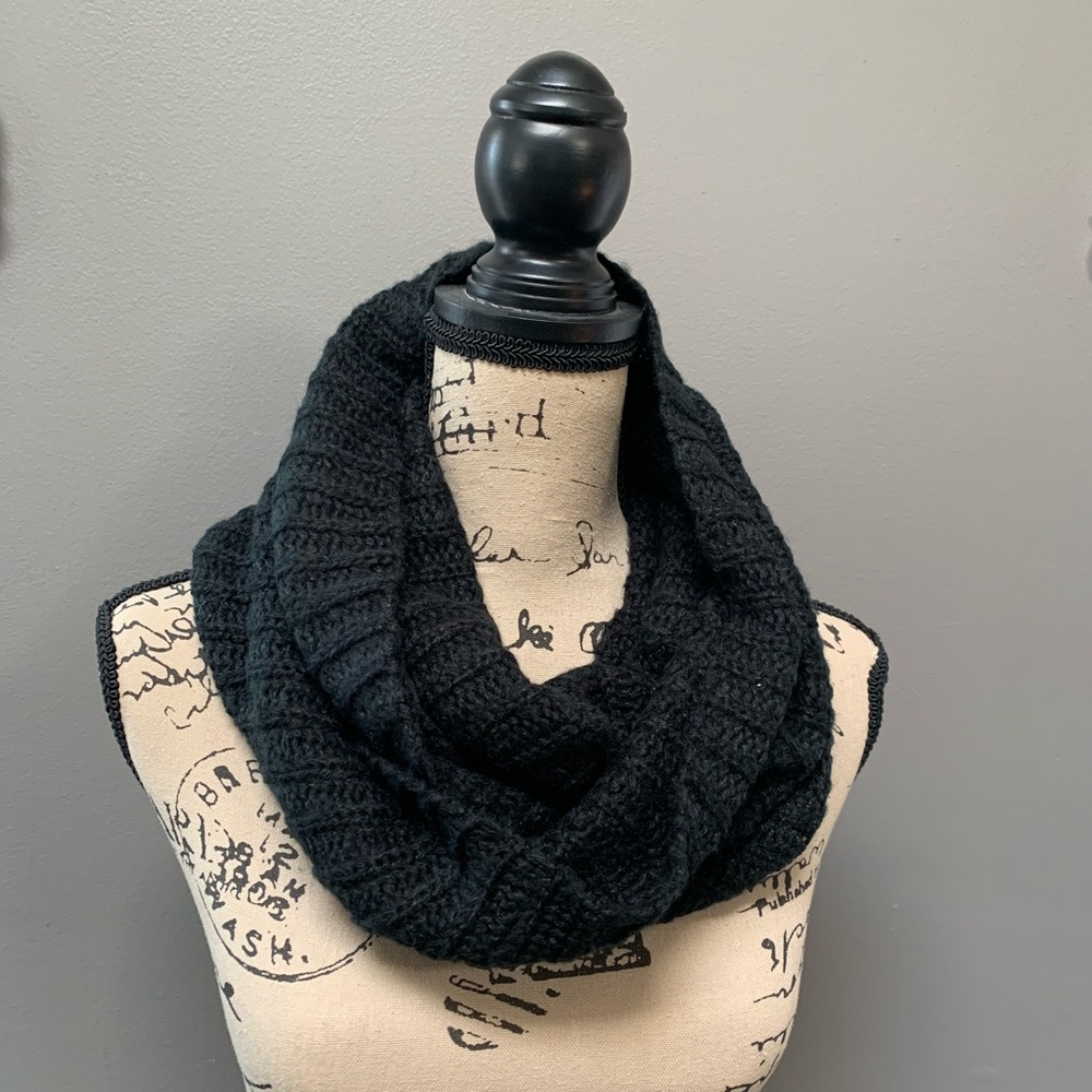 Knit Infinity Scarf NWT